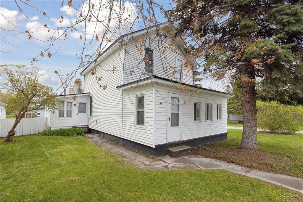Pinconning, MI 48650,104 S Manitou Street