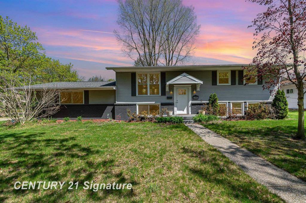 Midland, MI 48640,201 Hollybrook Drive