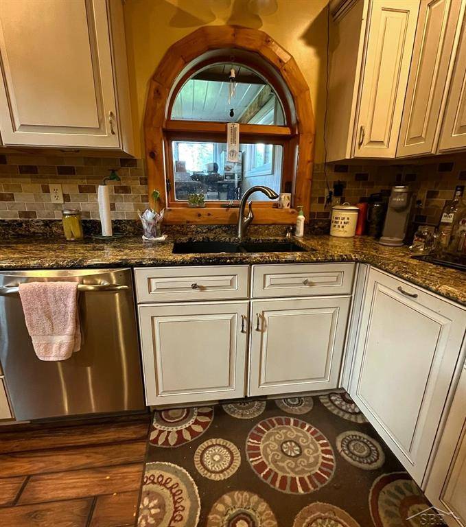 Flushing Twp, MI 48433,8073 nichols Road