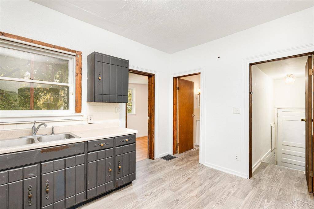 Saginaw, MI 48602,2105 Mackinaw Street