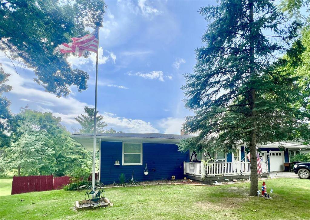 Hillsdale, MI 49242,1806 Barr Street