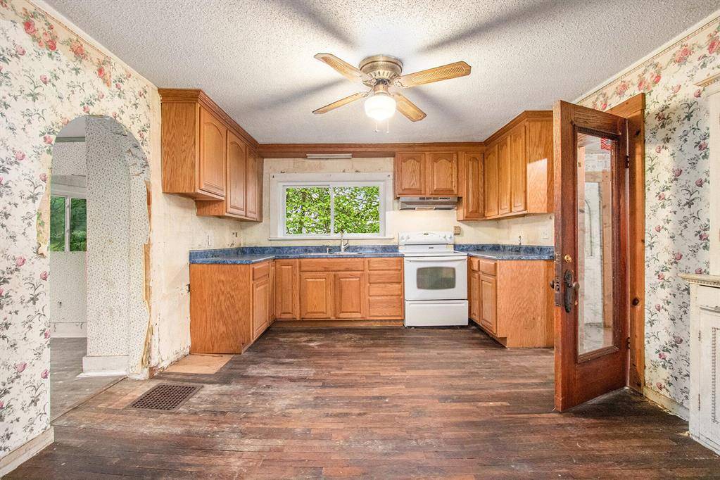 Weesaw Twp, MI 49107,13500 Cleveland Avenue