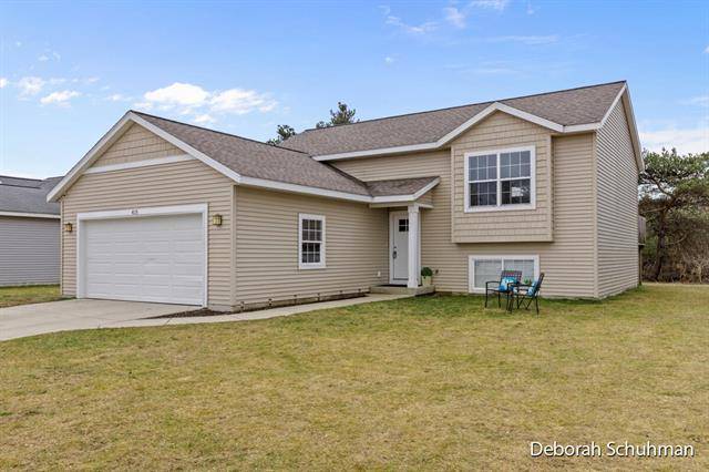 Belding, MI 48809,415 White Pine Court