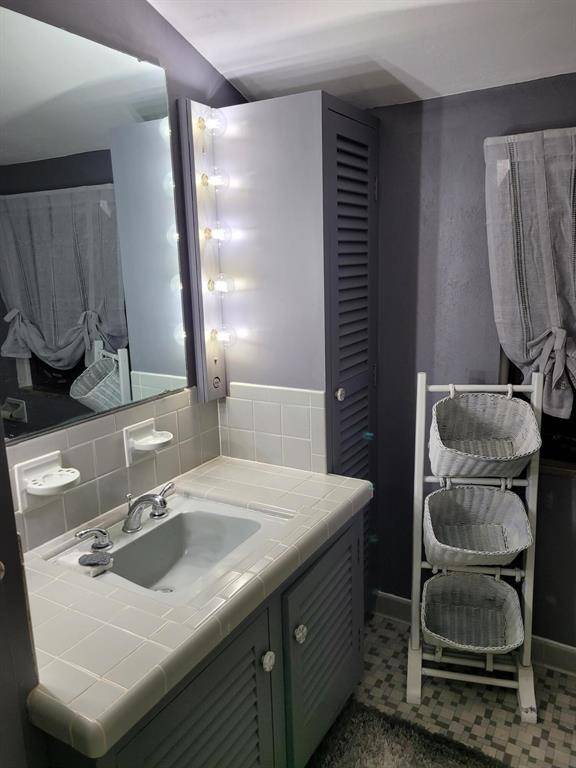 Coldwater, MI 49036,77 Maple Lane
