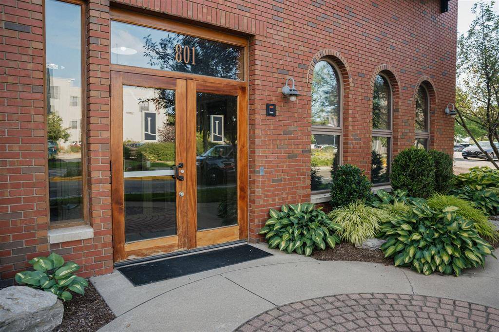 Grand Rapids, MI 49503,801 Monroe Avenue NW 300