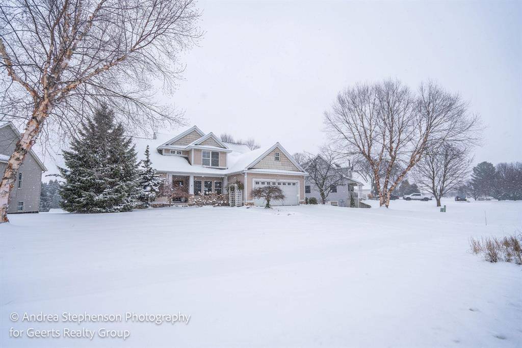 Jenison, MI 49428,2471 Willow View Drive