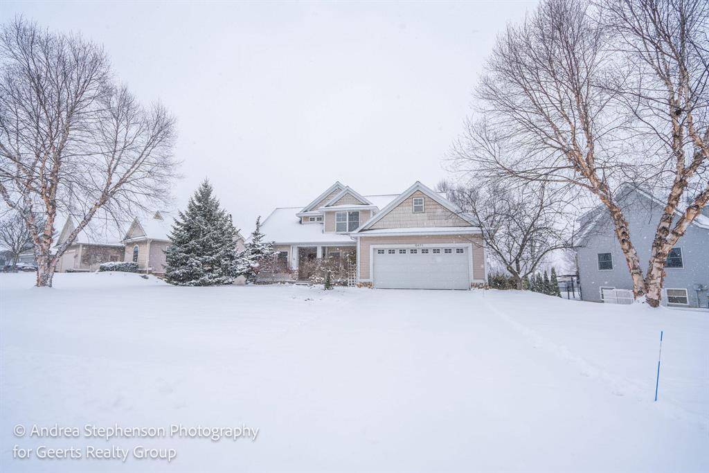 Jenison, MI 49428,2471 Willow View Drive