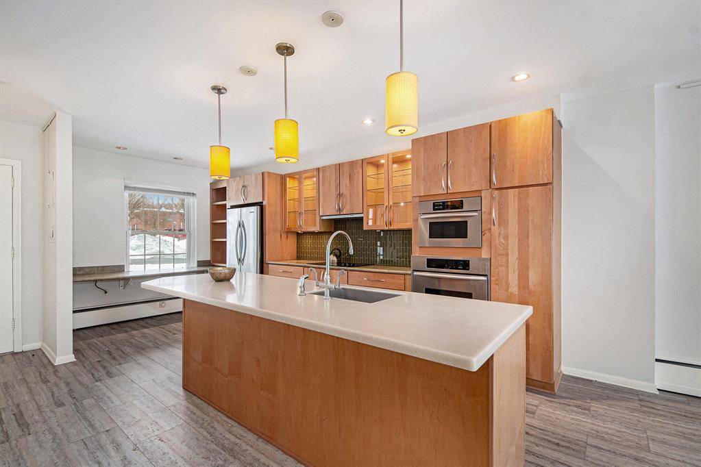 East Grand Rapids, MI 49506,2311 Wealthy Street SE 4
