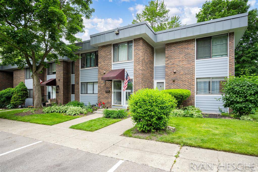 Kentwood, MI 49546,2431 E Collier Avenue SE 17
