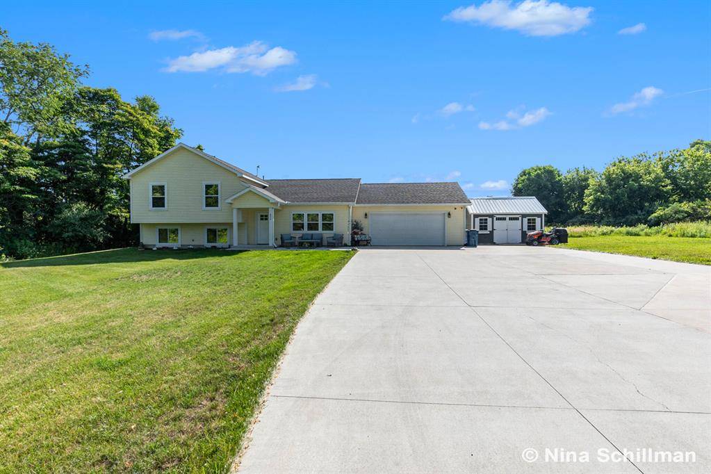 Fremont, MI 49412,834 N Michigan Street