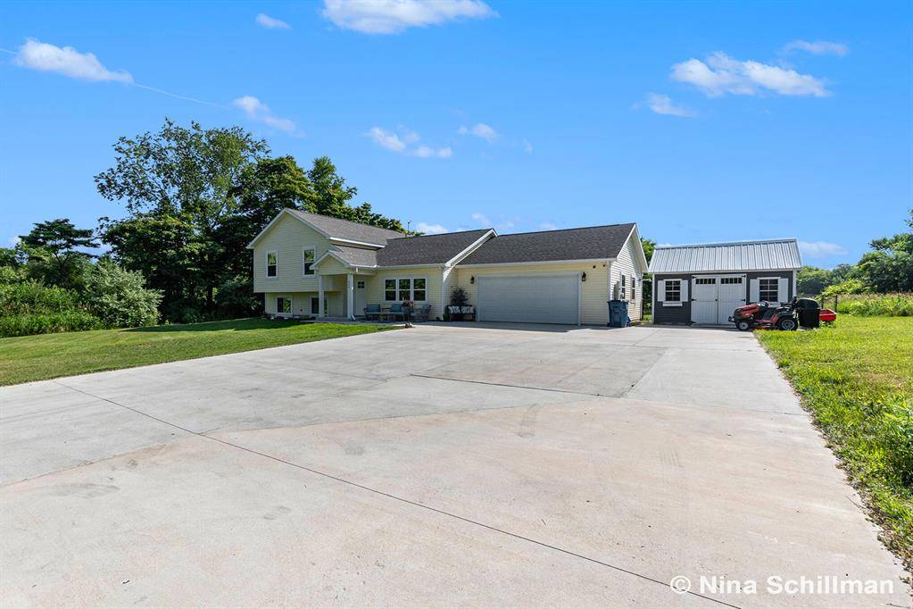 Fremont, MI 49412,834 N Michigan Street