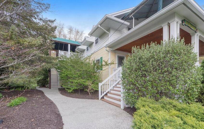 Saugatuck, MI 49453,790 Lake Street