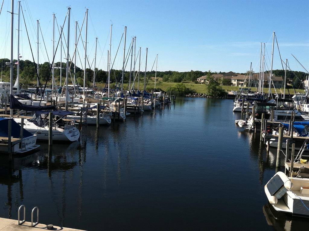 Muskegon, MI 49441,3429 Fulton Avenue 142 ( Slip F-13)