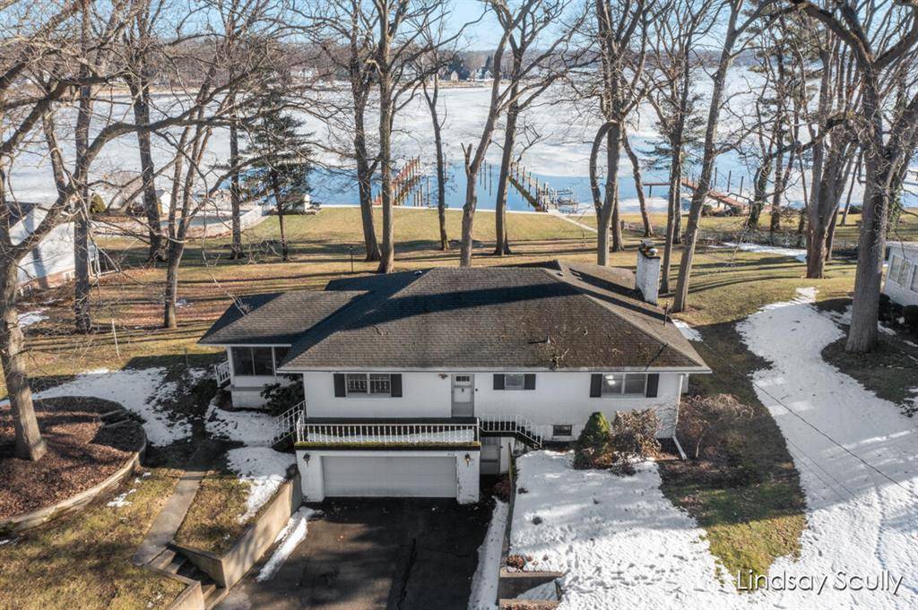 Park Twp, MI 49424,946 Sycamore Drive