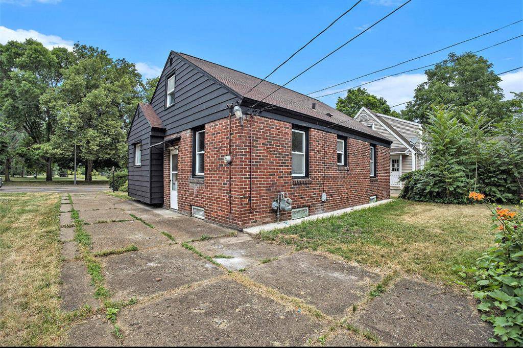 Grand Rapids, MI 49505,2328 Monroe Avenue NE