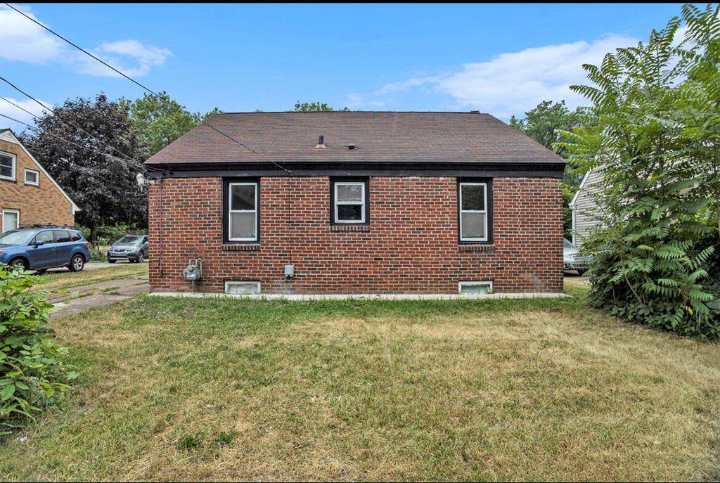 Grand Rapids, MI 49505,2328 Monroe Avenue NE
