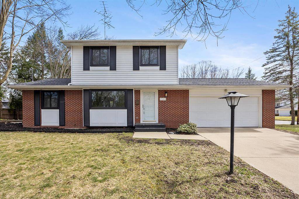 East Grand Rapids, MI 49506,1560 Eastlawn Road SE
