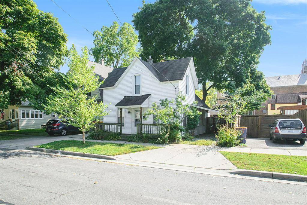 Grand Rapids, MI 49505,208 Palmer Street NE