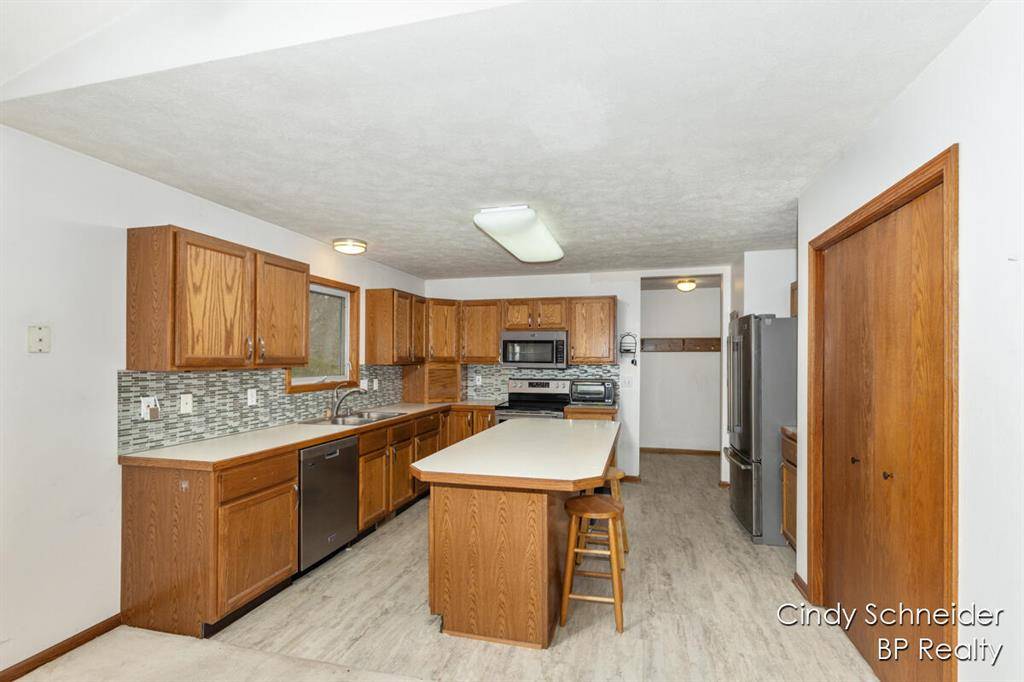 Holland Twp, MI 49424,331 N Division Avenue