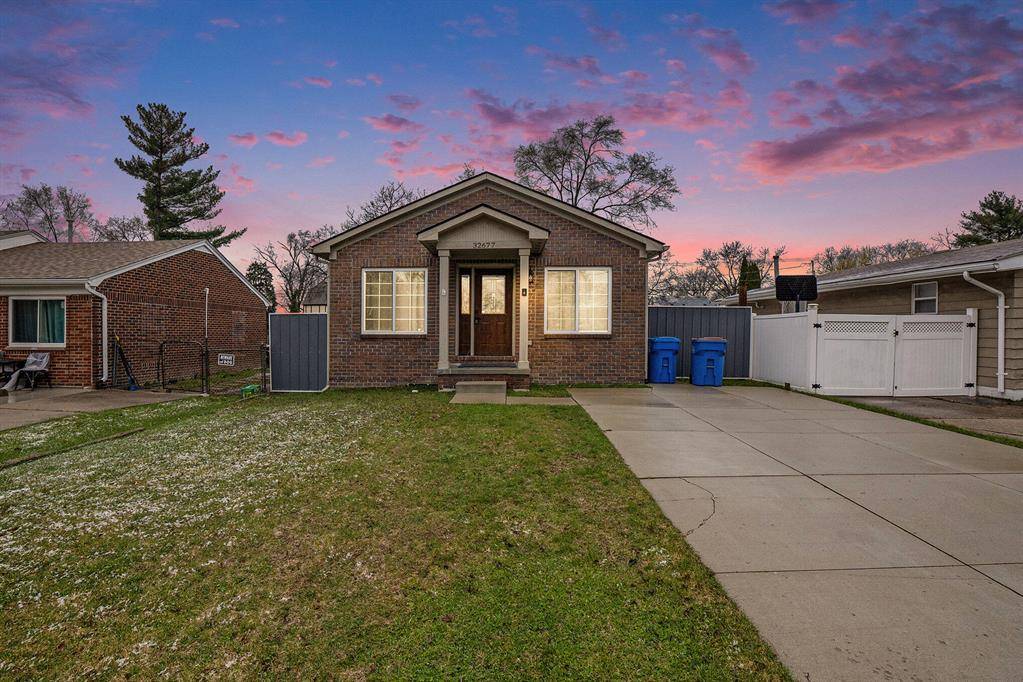 Warren, MI 48093,32677 Knapp Avenue