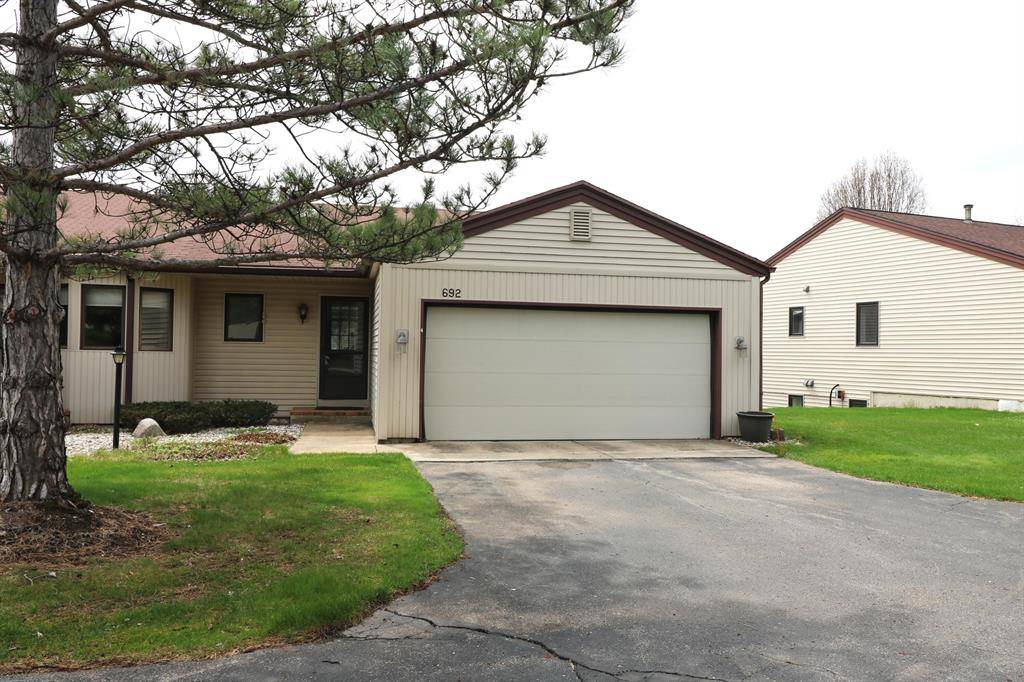 Byron Twp, MI 49315,692 Amberwood Drive SE 10