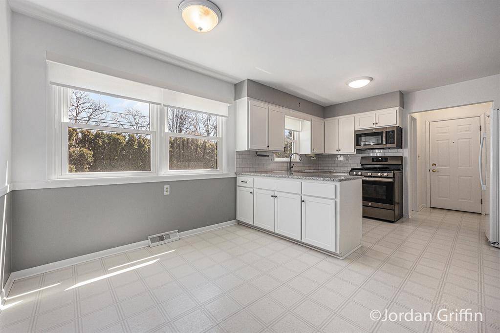 Grand Rapids, MI 49504,60 Westmont Drive NW