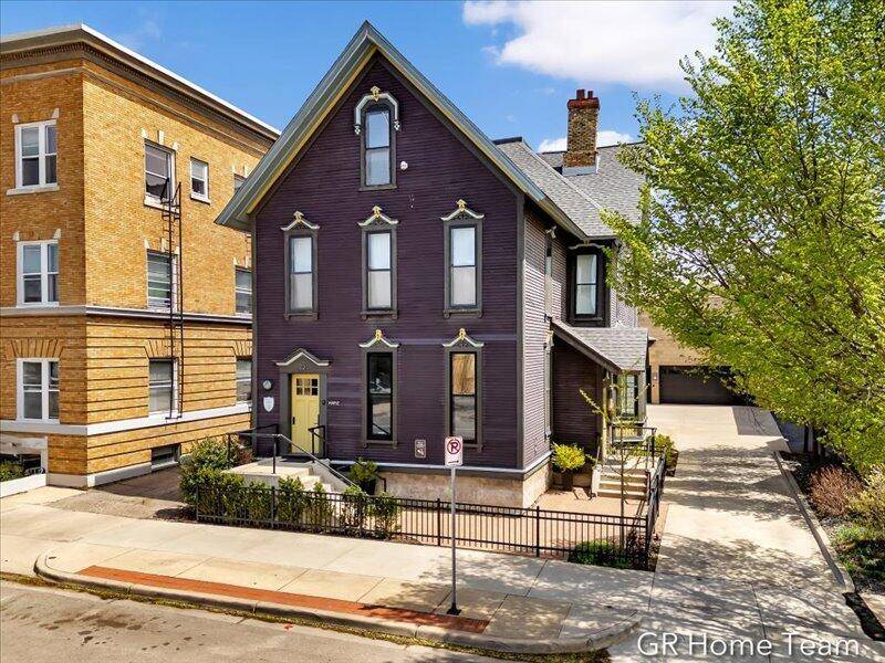 Grand Rapids, MI 49503,22 Jefferson Avenue SE