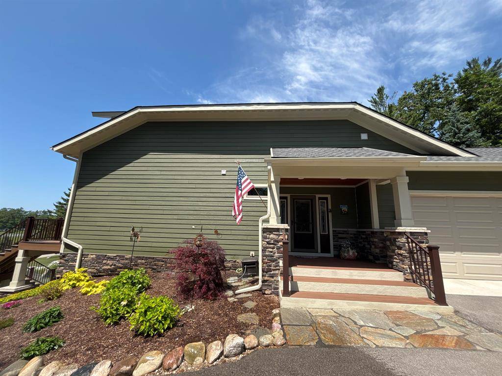 Harbor Springs, MI 49740,1267 Pinetree Trail