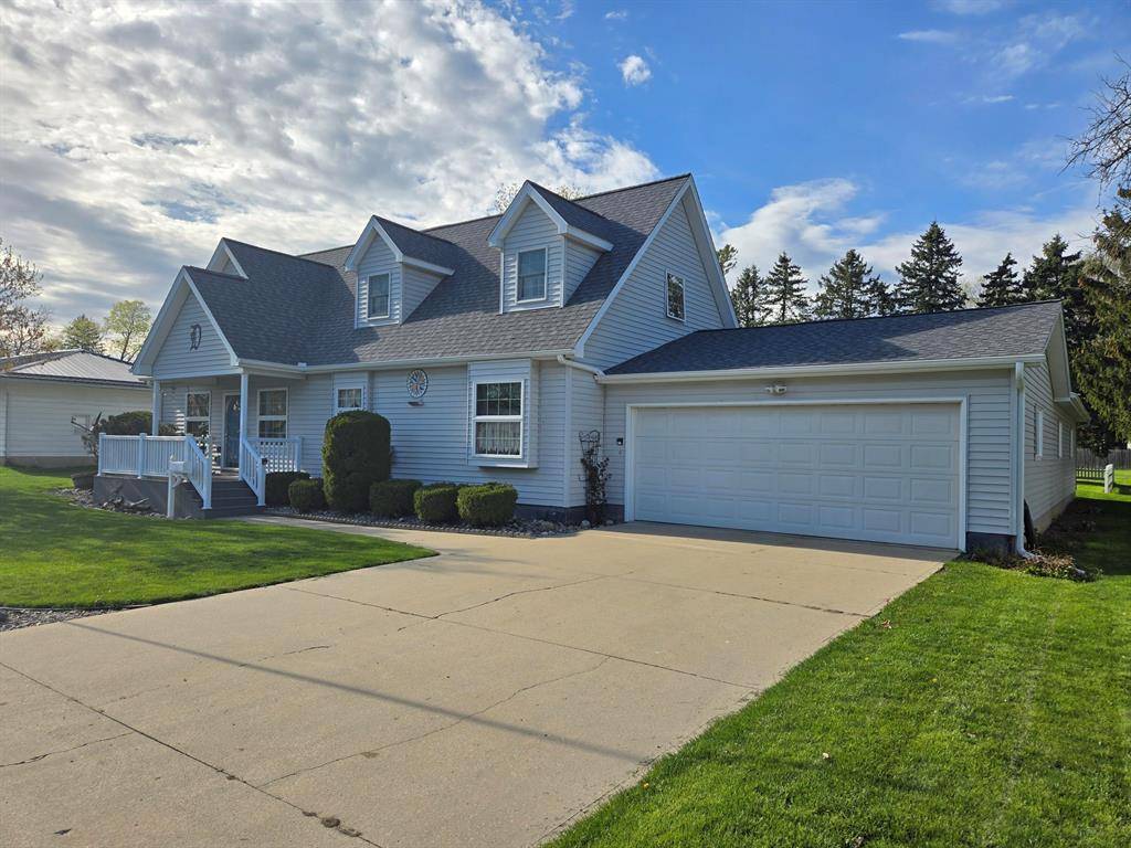 Lake Odessa Vlg, MI 48849,609 1st Street