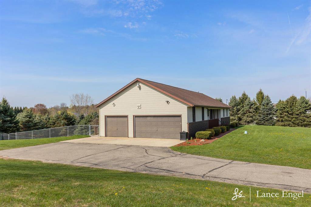Algoma Twp, MI 49345,786 13 Mile Road NE