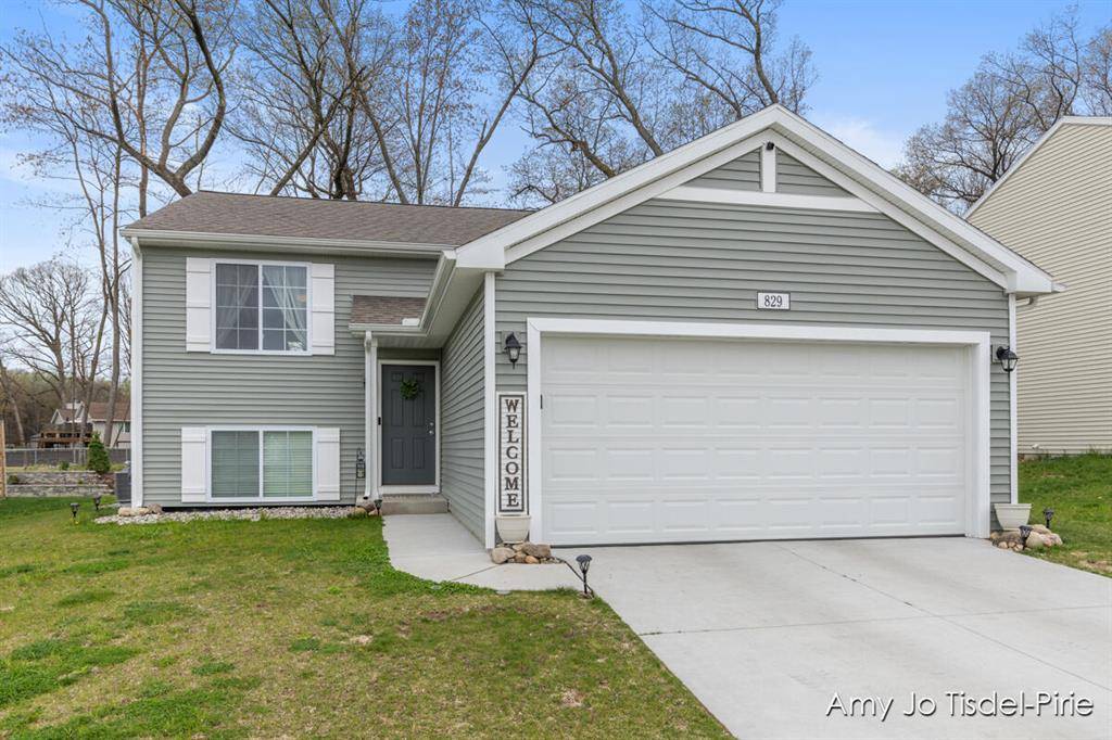 Greenville, MI 48838,829 Hollyhock Drive