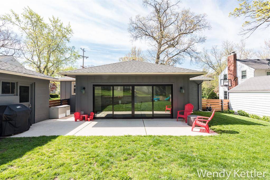 East Grand Rapids, MI 49506,2017 Hall Street SE