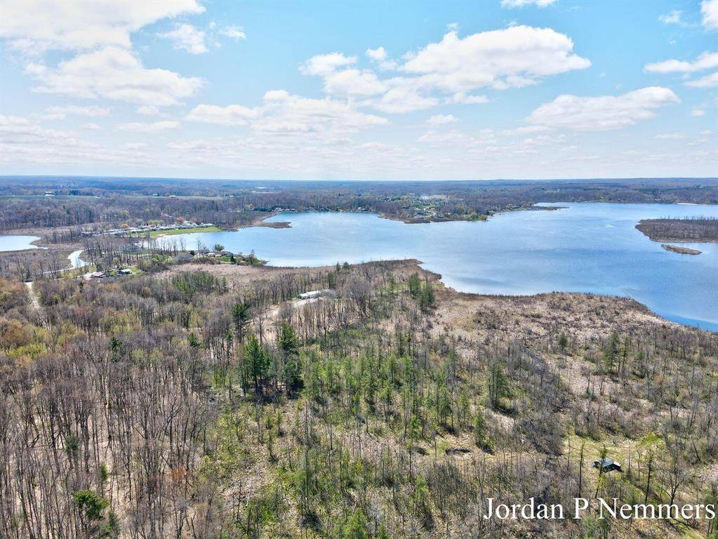 Oakfield Twp, MI 48838,12375 Overlook Drive NE