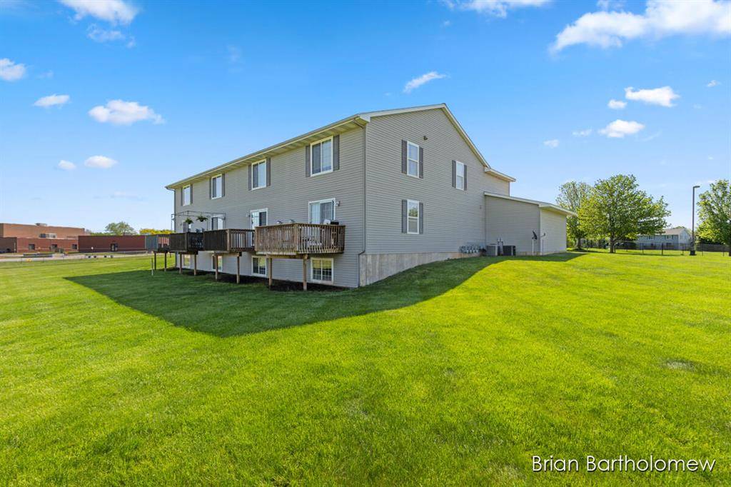 Wyoming, MI 49418,5390 rivertown Circle SW 33