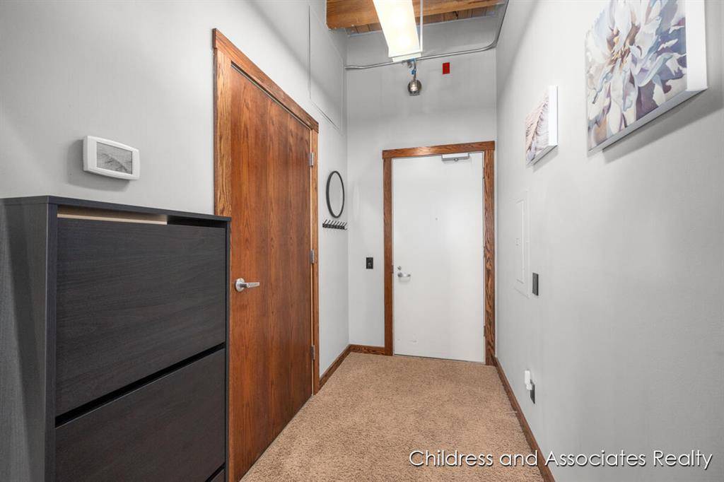 Grand Rapids, MI 49503,940 Monroe Avenue NW 528