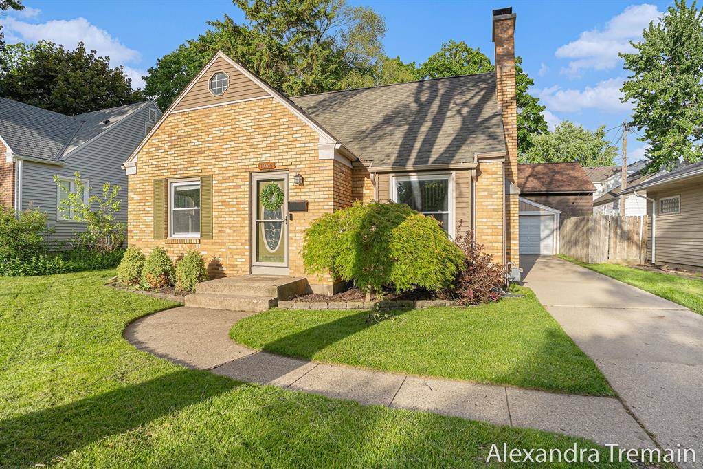 East Grand Rapids, MI 49506,1046 Kenesaw Drive SE