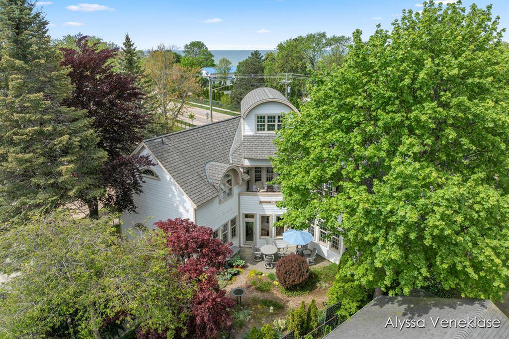 South Haven Twp, MI 49090,404 N Shore Drive