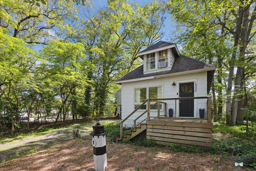 New Buffalo Twp, MI 49117,18335 Oakland Drive