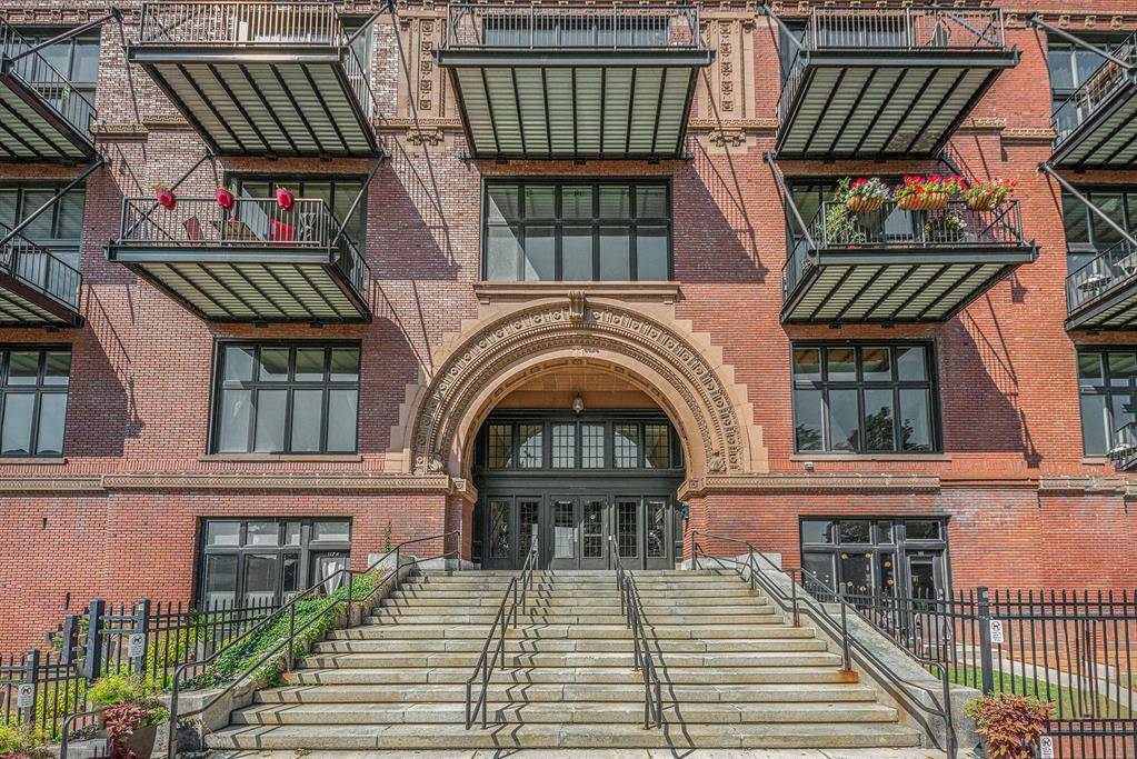 Grand Rapids, MI 49504,600 Broadway Avenue NW 117