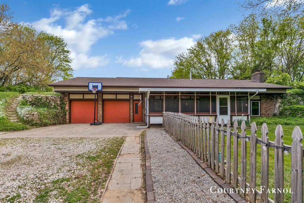 Wayland Twp, MI 49348,414 135th Avenue