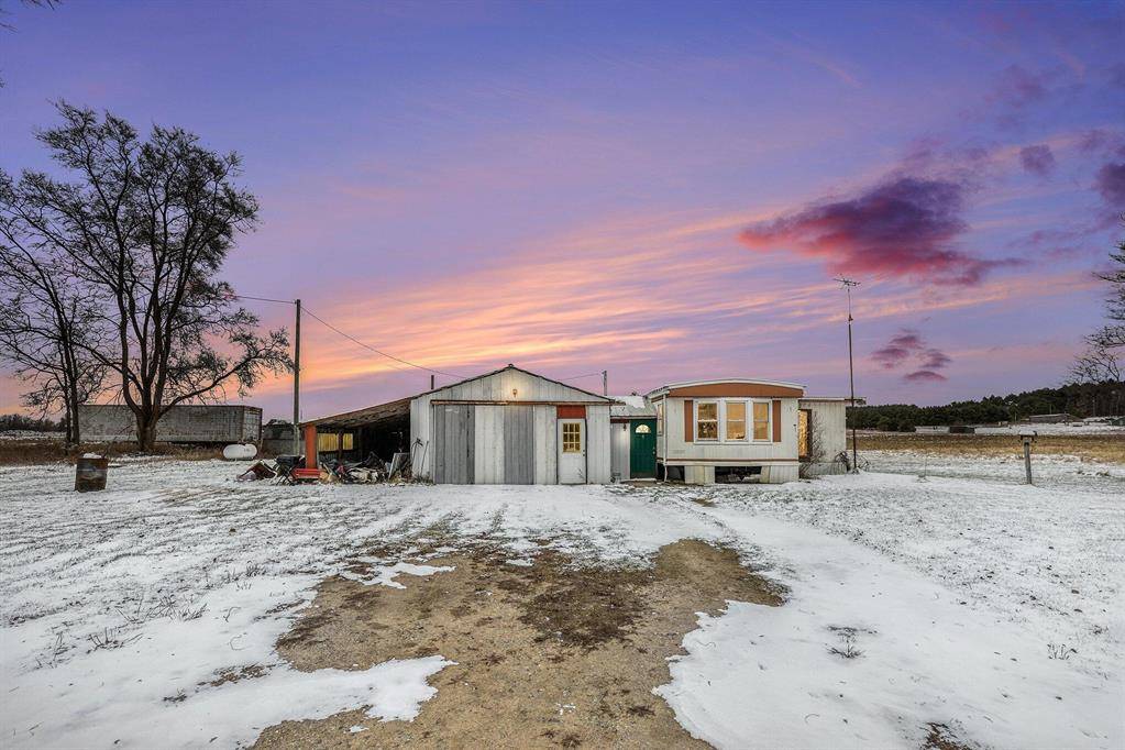 Hinton Twp, MI 48850,9156 1 Mile Road