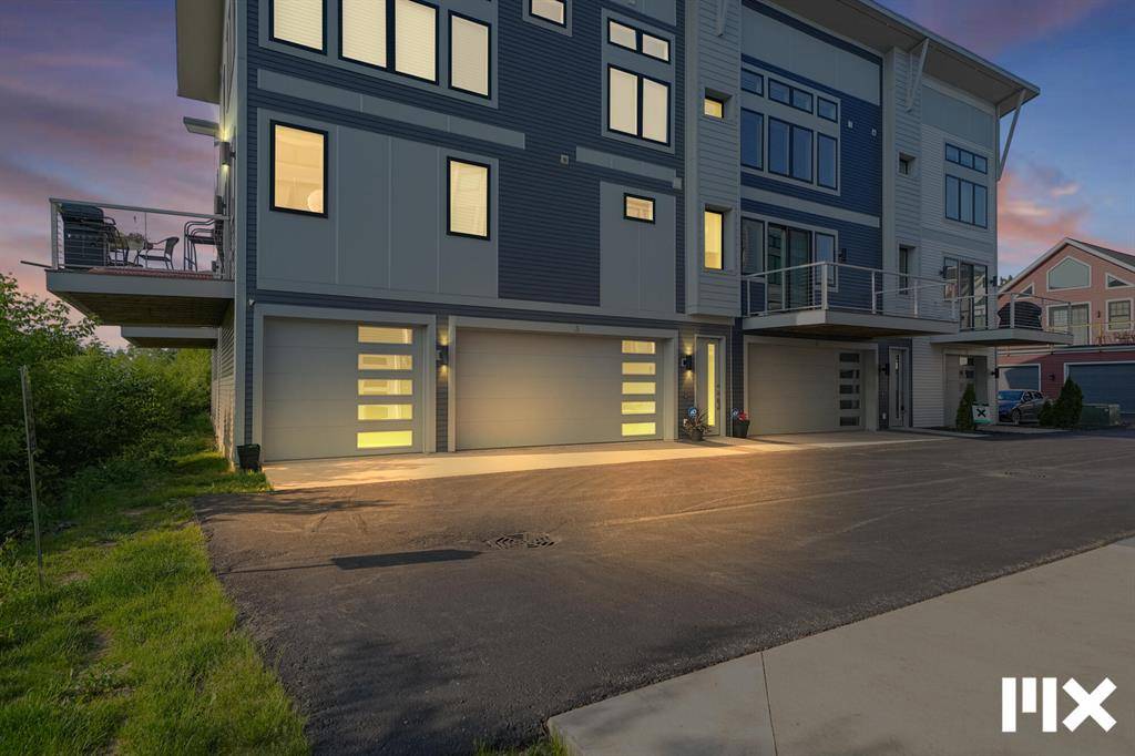 Grand Rapids, MI 49503,627 Fairview Avenue NE 2