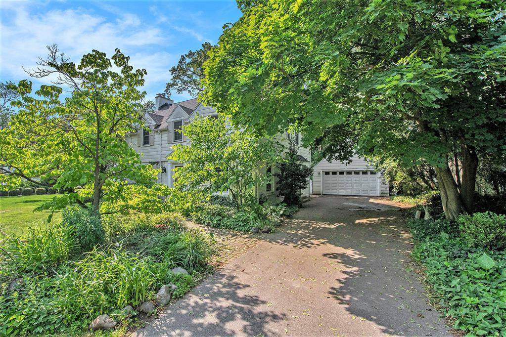East Grand Rapids, MI 49506,1632 Seminole Road SE