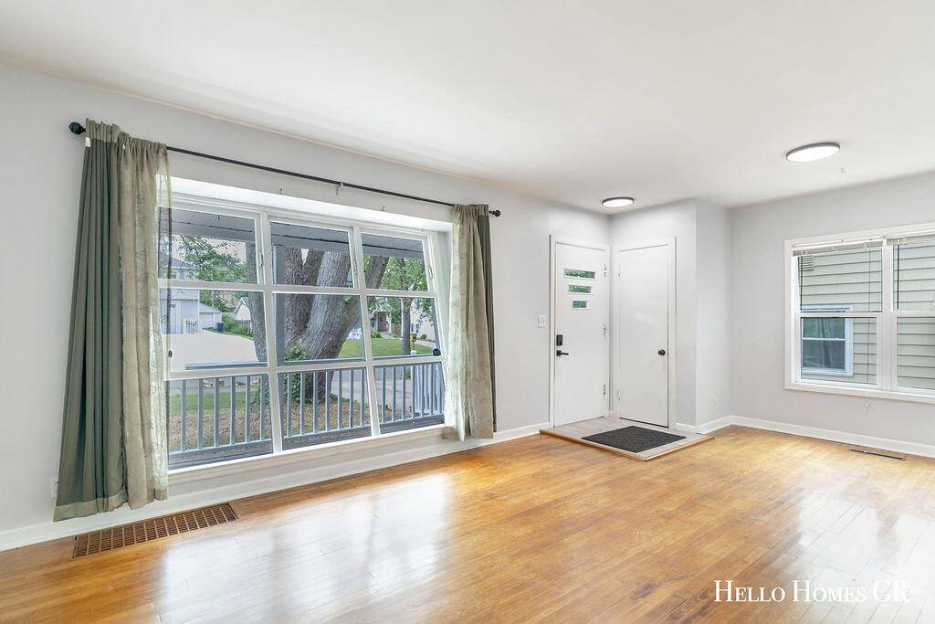 East Grand Rapids, MI 49506,2617 Richards Drive SE