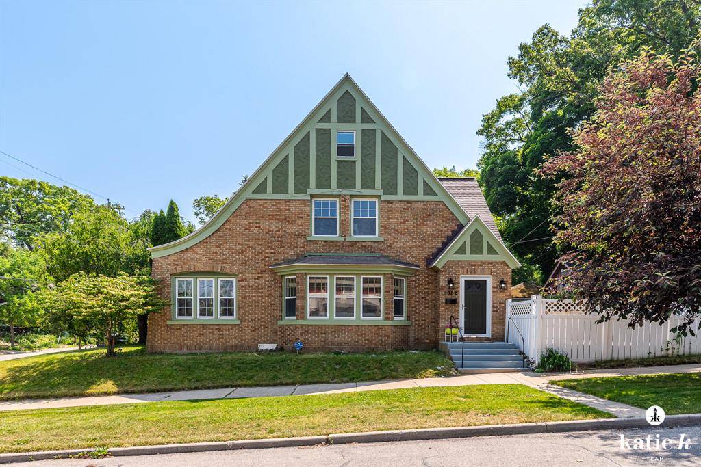 Grand Rapids, MI 49506,1002 Benjamin Avenue SE