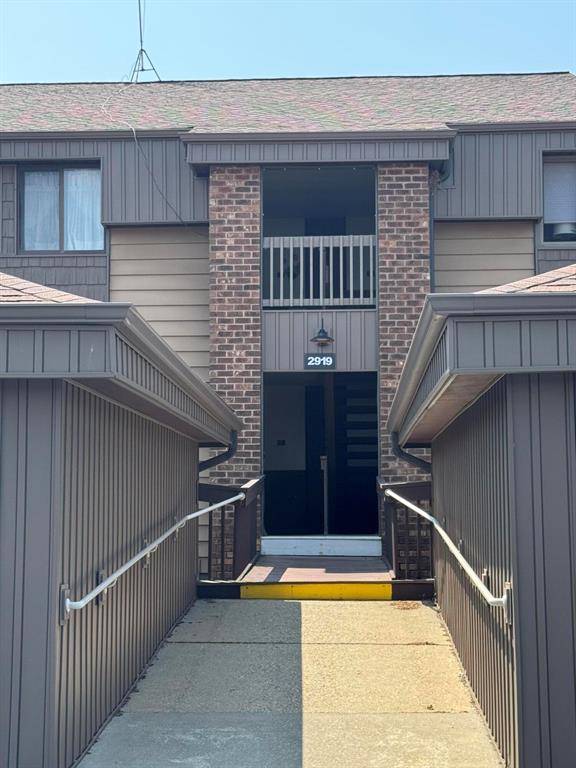 Wyoming, MI 49519,2919 Byron Center Avenue SW F