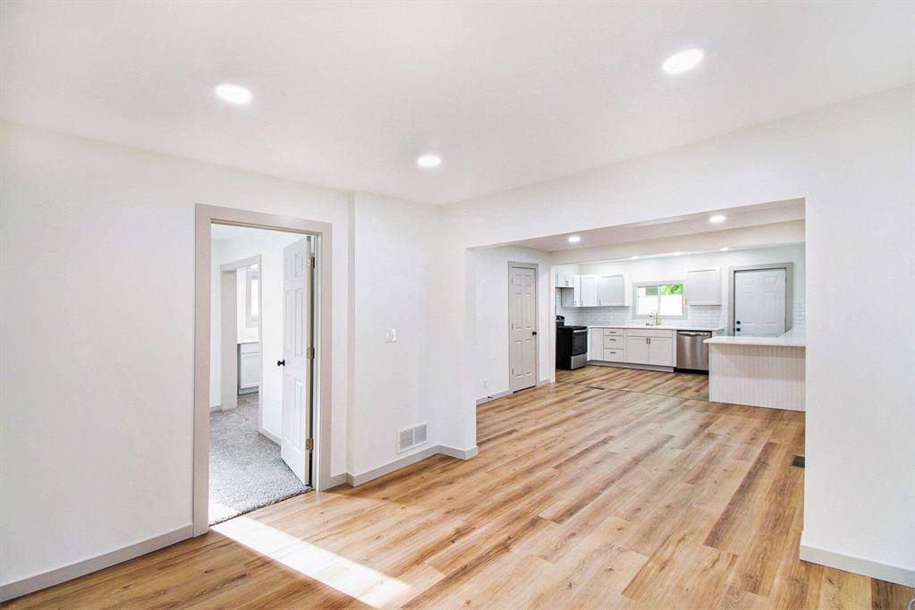 Charlotte, MI 48813,410 Warren Avenue