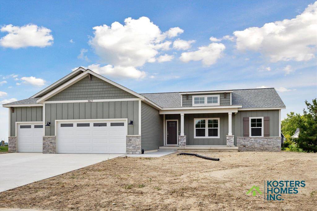 Walker, MI 49534,1827 Stratford Lane NW