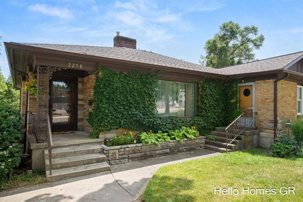 Grand Rapids, MI 49505,2250 Plainfield Avenue NE