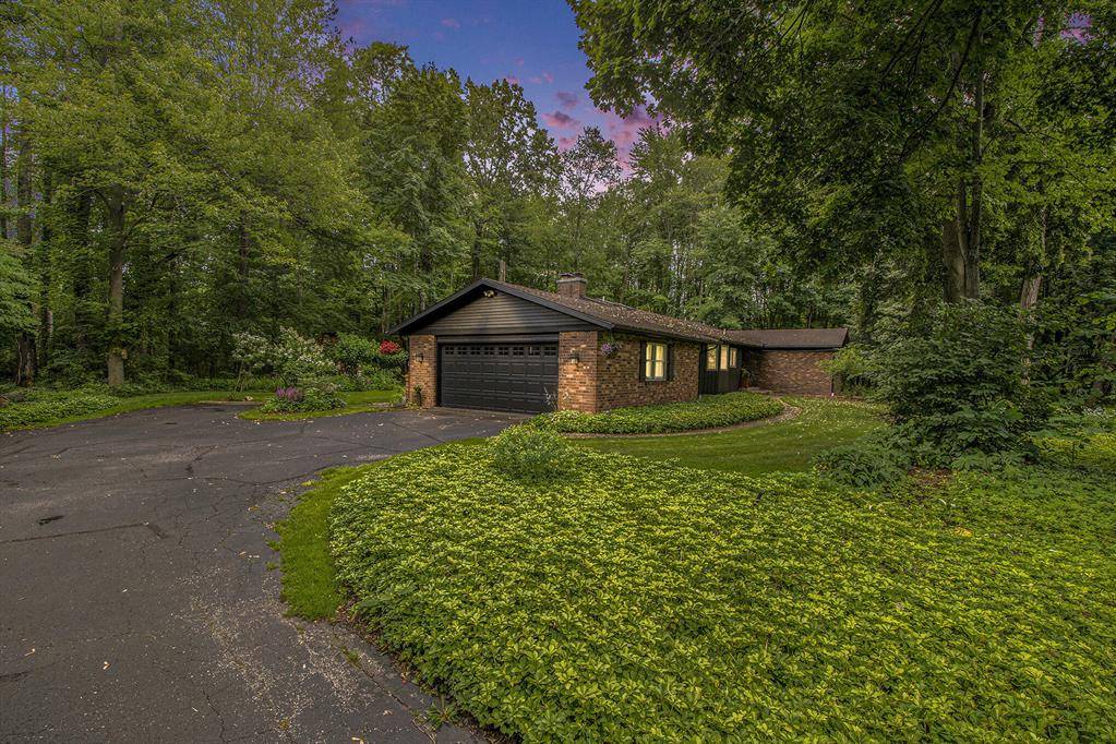 Cascade Twp, MI 49546,1910 Forest Shores Drive SE